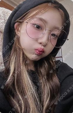 Loossemble Hellolive shop YeoJin photocard image