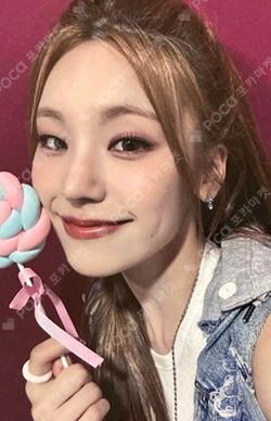 ITZY YEJI photocard image