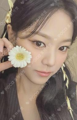 Loossemble Wish ver. HyunJin photocard image
