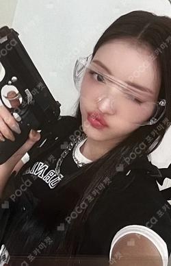 Golden Hourglass MAKESTAR