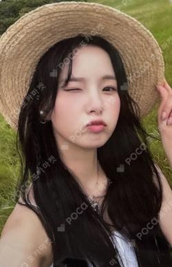 Magic Hour Sunkissed ver. YUJIN photocard image