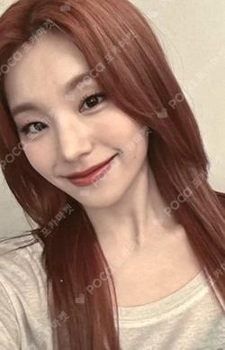 ITZY YEJI photocard image