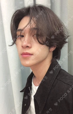 Golden Age KPOP MERCH HENDERY photocard image