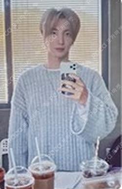 The Renaissance Square Style LEETEUK photocard image