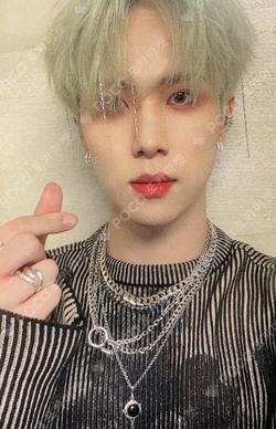IDENTITY : Challenge CHALLENGE ver. KIMDONGHAN photocard image