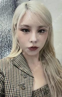 IN the mood KTOWN4U LUCKY DRAW Whee In photocard image