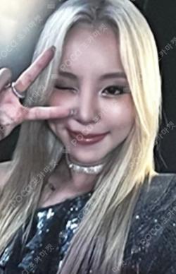 IN the mood fromm store Whee In photocard image