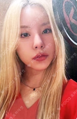 IN the mood MAKESTAR Whee In photocard image