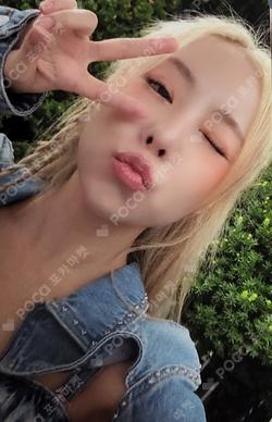 IN the mood EVERLINE Whee In photocard image