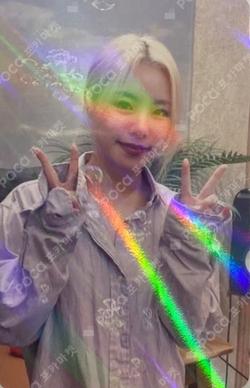 IN the mood MAKESTAR Whee In photocard image