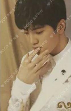 Season 2 LeeSeongJong photocard image