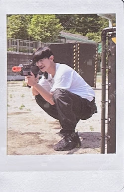 EXO's Travel the World POP-UP STORE TIN CASE POLAROID SET