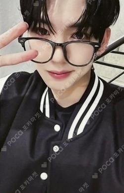 MELTING POINT PHOTOBOOK ver. MAKESTAR LUCKY DRAW