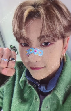 MELTING POINT PHOTOBOOK ver. JUMP UP LUCKY DRAW