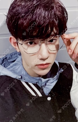 MELTING POINT PHOTOBOOK ver. MAKESTAR LUCKY DRAW