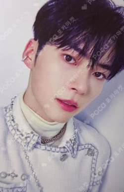 MELTING POINT PHOTOBOOK ver.+Digipack ver. MAKESTAR LUCKY DRAW
