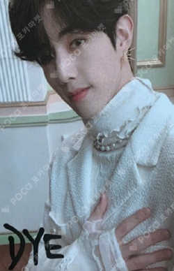 DYE Mark photocard image