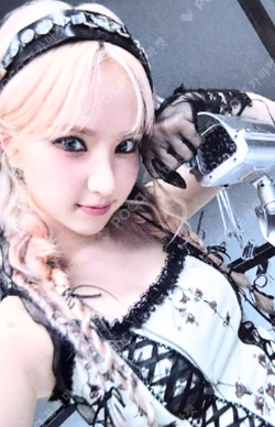 Pocamarket, VIVIZ EUNHA VERSUS FAKE ver. K-pop Photocard