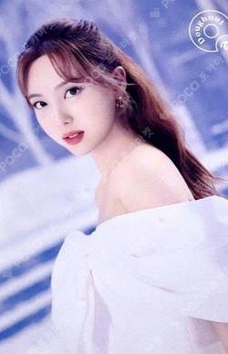 Doughnut RANDOM TRADING CARD NAYEON photocard image