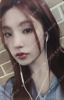 ITZY YEJI photocard image