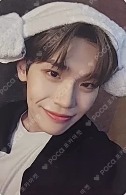 MELTING POINT PHOTOBOOK ver. BEATROAD LUCKY DRAW