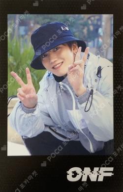 GO LIVE POLAROID SET