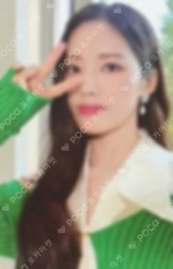 from our Memento Box YES24 PARK JIWON photocard image