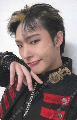 ATEEZ MINGI photocard image