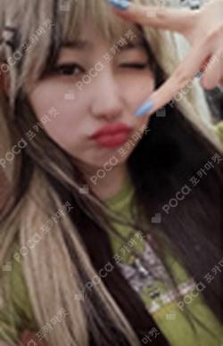 HUSH RUSH Acrylic Bag Charm LEECHAEYEON photocard image