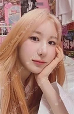 Over The Moon POCA ALBUM LEECHAEYEON photocard image