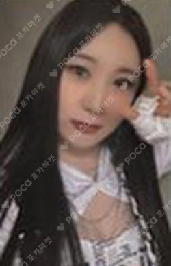 HUSH RUSH EVERLINE LEECHAEYEON photocard image