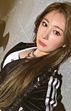 Over The Moon NIGHT ver. LEECHAEYEON photocard image