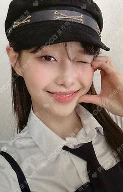 Howl EVERLINE Chuu photocard image