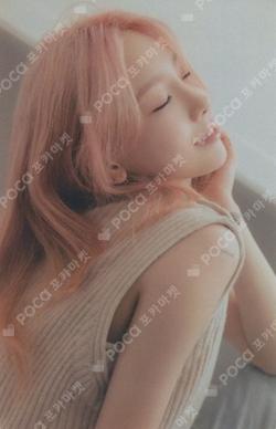 2022 SEASON'S GREETINGS 11st TAEYEON photocard image