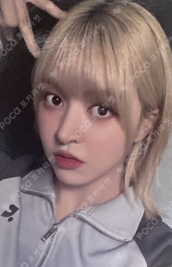 Fe3O4: BREAK WITHMUU POP-UP STORE TRADING CARD