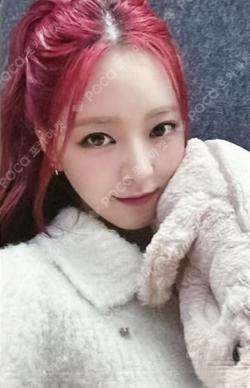 BORN TO BE MAKESTAR YUNA photocard image