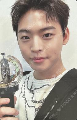 Official Light Stick PRE-ORDER BENEFIT