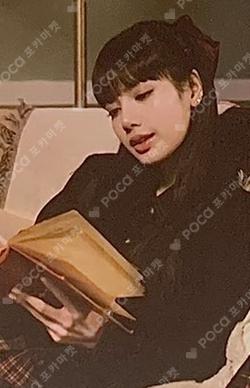 BLACKPINK THE GAME PHOTOCARD COLLECTION Christmas Edition LISA photocard image