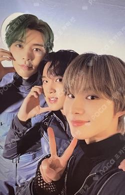 2024 SEASON'S GREETINGS RANDOM TRADING CARD Unit photocard image