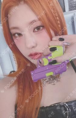 BORN TO BE EVERLINE YEJI photocard image