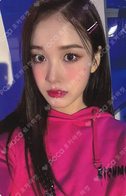 STAYC ✕ MOMENTICA WELCOME CAFE