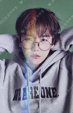 2024 SEASON'S GREETINGS HOTTRACKS BAEKHYUN photocard image