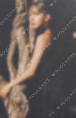LE SSERAFIM SAKURA photocard image