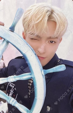 ATEEZ X ANITEEZ ADVENTURE POP-UP STORE ANITEEZ IN ILLUSION ADVENTURE LOG PHOTO NOTE HONGJOONG photocard image