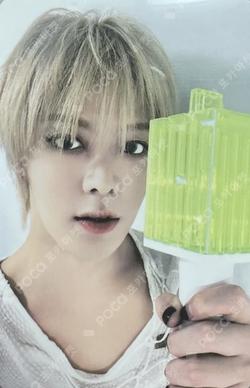 OFFICIAL FANLIGHT YUTA photocard image