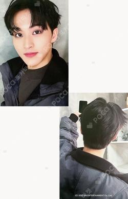 2023 PINK CHRISTMAS ACRYLIC TURNING STAND SET MARK photocard image