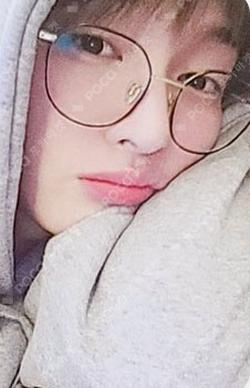 2022 YOON JISUNG SEASON'S GREETINGS