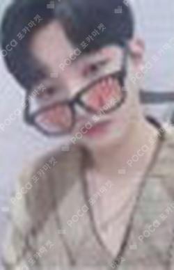 YOON JI SUNG [HAPPY HALLOWEEN!] MINI L HOLDER + PHOTOCARD SET Yoon Ji Sung photocard image