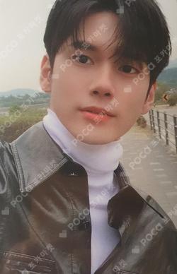2022 SEASON’S GREETINGS APPLEMUSIC ONG SEONG WU photocard image