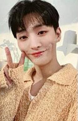 Miro EVERLINE Yoon Ji Sung photocard image